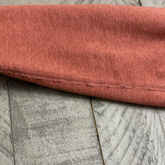 Vuori Halo Performance Hoodie - Picture 7 of 13